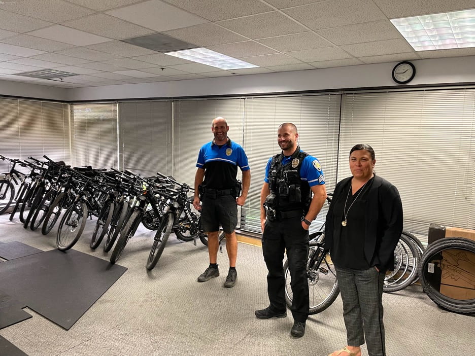 Mayor Beaty with police officers