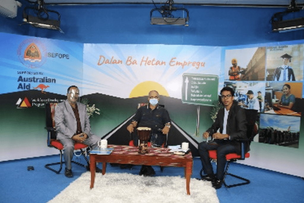 Facilitator interviewing Jose Ramos Horta, Secretary of State for Employment and now President of Timor-Leste on talkshow