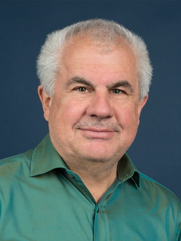 Lant Pritchett headshot