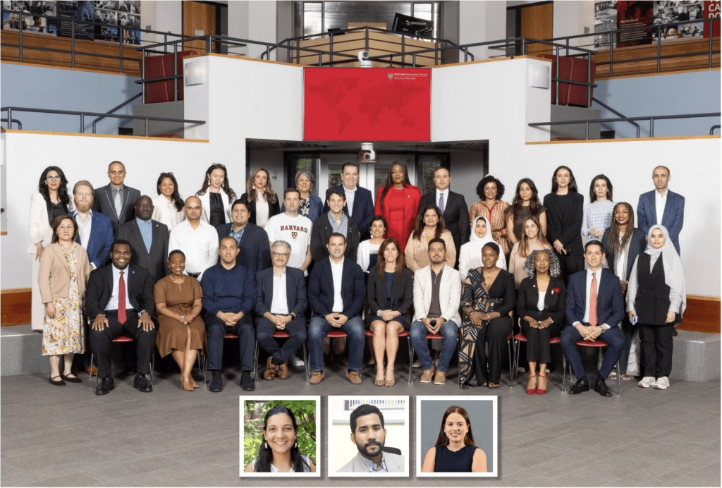 A group photo of IPP '25 class in the JFK forum.